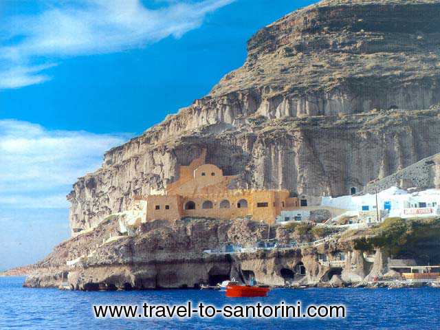 HOUSE IN GIALOS - A great cave house at the North edge of Gialos