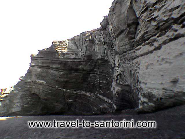 PUMICE STONE FORMATIONS - The formations of pumice stone (Thiraiki Gi) at Kouloumbo beach