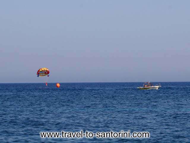 PARACHUTE - A parachute boat tour for the funs of such sports