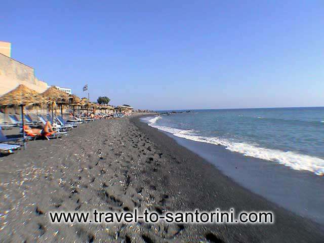 First part of Vlihada beach - The organised part of Vlyhada beach with the umbrellas. It is the first 100 meters of beach. by Ioannis Matrozos