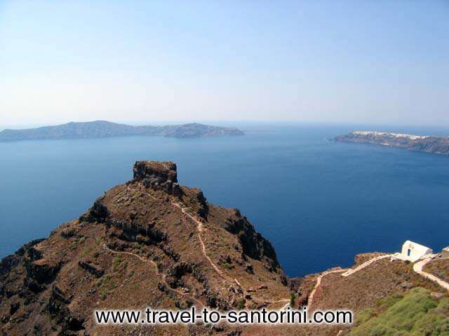 Skaros and Oia view - View of the Caldera, Skaros and Oia from Agios Georgios church in Imerovigli. by Ioannis Matrozos