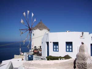 MYLOS CAFE IN  OIA