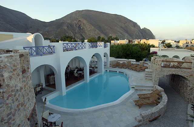 Panoramic view of the pool and the entrance CLICK TO ENLARGE