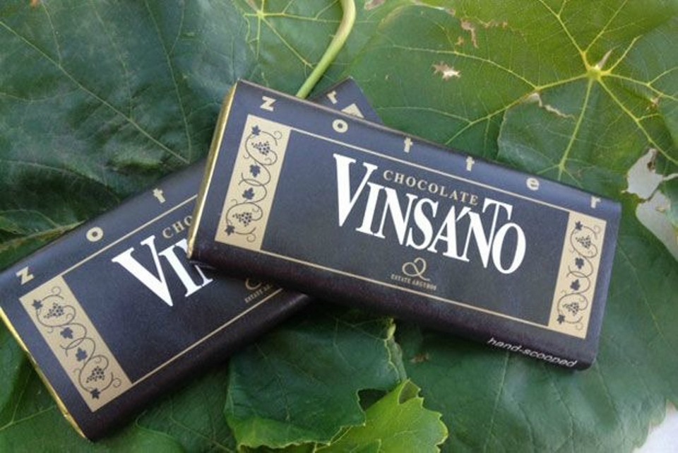 Vinsanto wine of Santorini is now a chocolate and conquers international markets! Another unique Greek flavor. Vinsanto wine has already managed to win a special place for those who have tasted it. Just a few drops of this local Santorini wine hide a special Greek flavor. Ano...