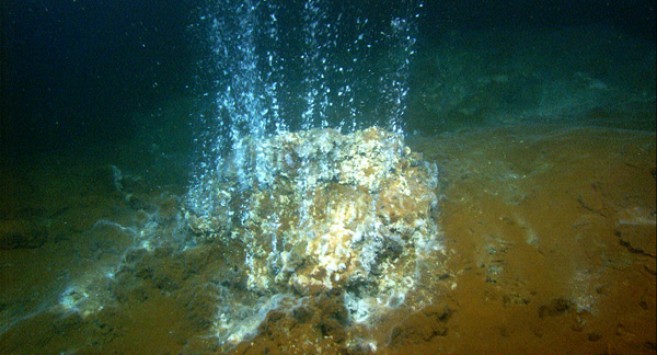 Impressive news from Santorini after the investigations of the University of Athens and the Greek Centre for Marine Research. After thorough research done at Columbo submarine volcano located northeast of the island revealed that there evolved... gold along with other rare metals such as...